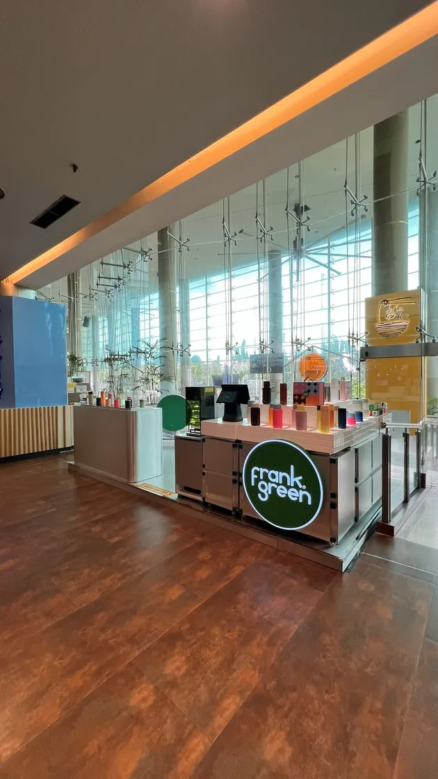 frank green menghadirkan Change Colour Tumbler