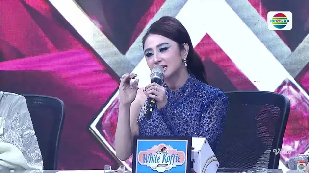 Dewi Perssik beri nasihat Mutia DA7