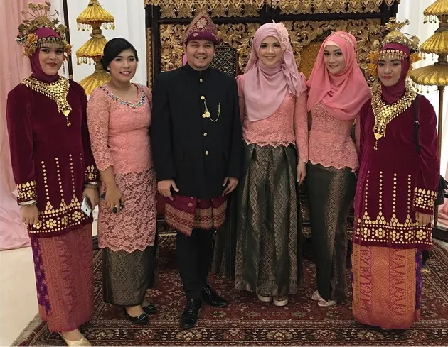 pernikahan kakak indra bekti