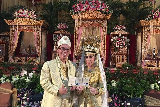 pernikahan kakak indra bekti