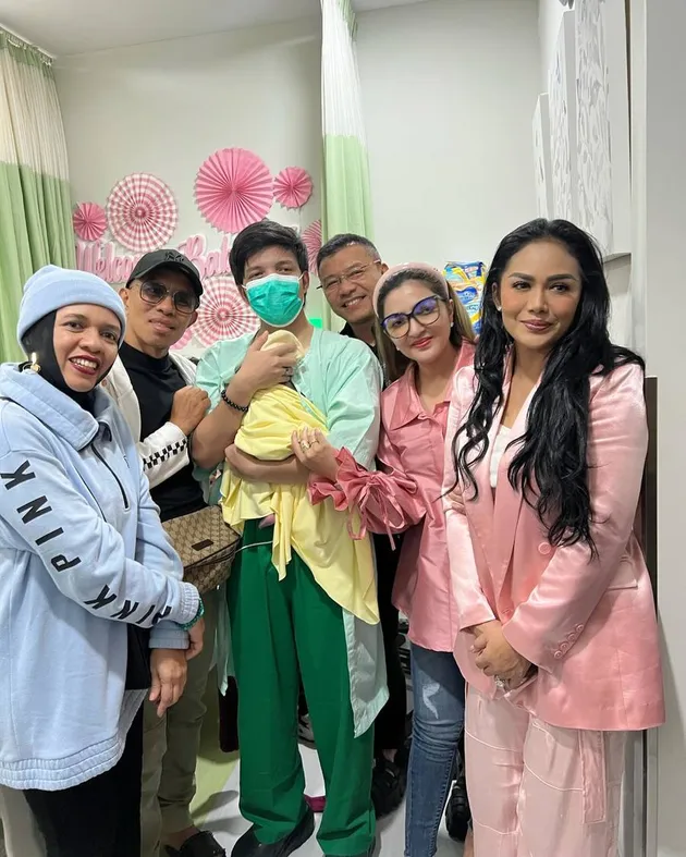 Ashanty - Kris Dayanti Aurel Melahirkan