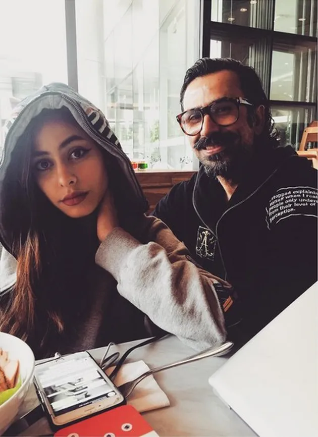 anak jeremy thomas, ayah valerie thomas, hubungan ayah anak, anak selebriti