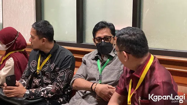 Andre Taulany pakai masker