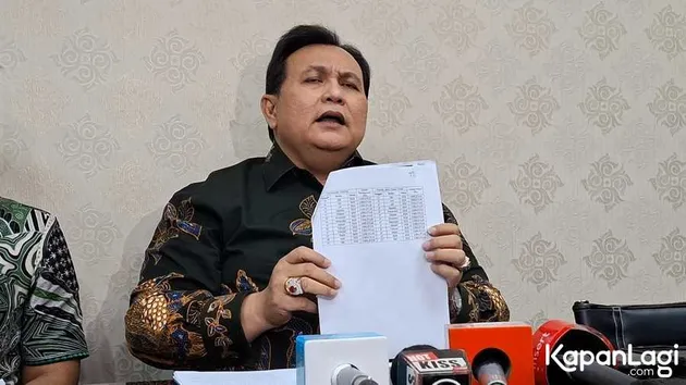 Minola Saat Diwawancara Awak Media di Kantornya