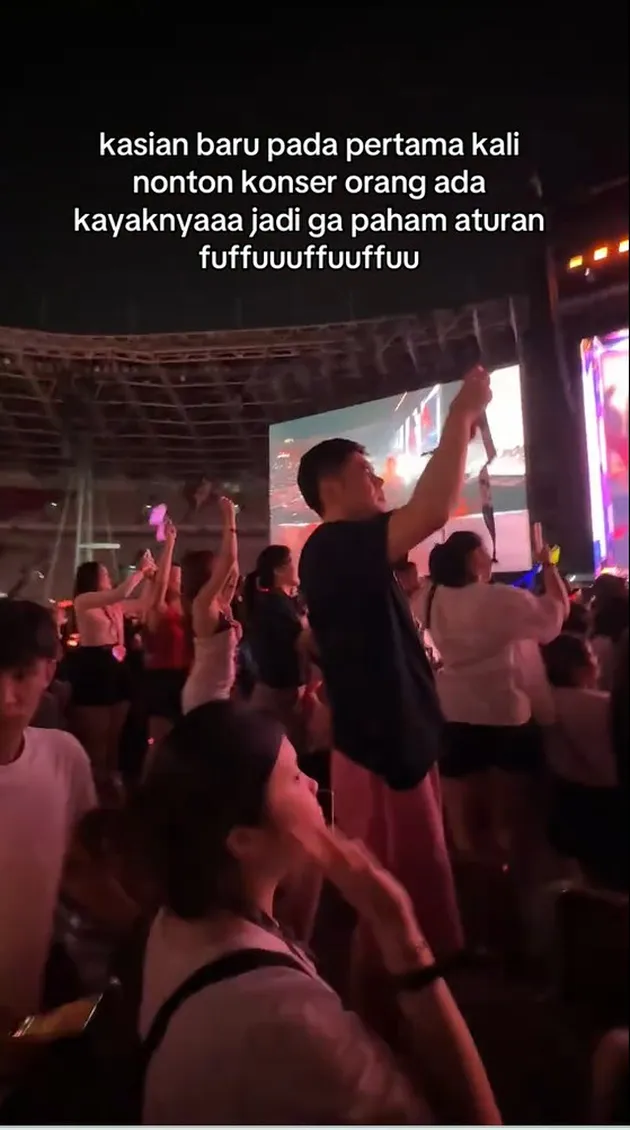 halangi pandangan di konser BLACKPINK