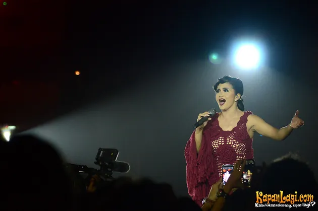 Krisdayanti konser Traya