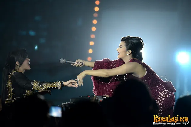 Krisdayanti konser Traya