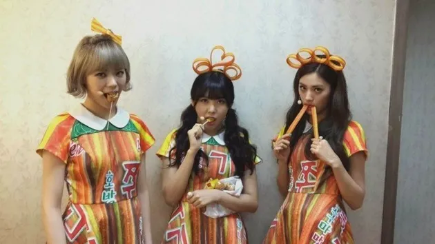 Kostum unik girlgroup