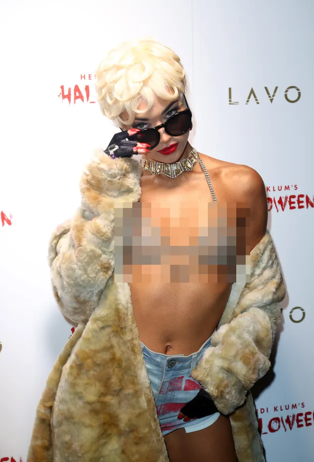 Kostum Unik di Pesta Halloween Heidi Klum