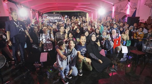 Penampilan Kotak dalam Road to Playfest 2019 ini merupakan rangkaian pertunjukan music Playfest 2019 yang akan berlangsung pada 24-25 Agustus 2019 di Parkir Selatan kawasan Gelora Bung Karno, Senayan, Jakarta.