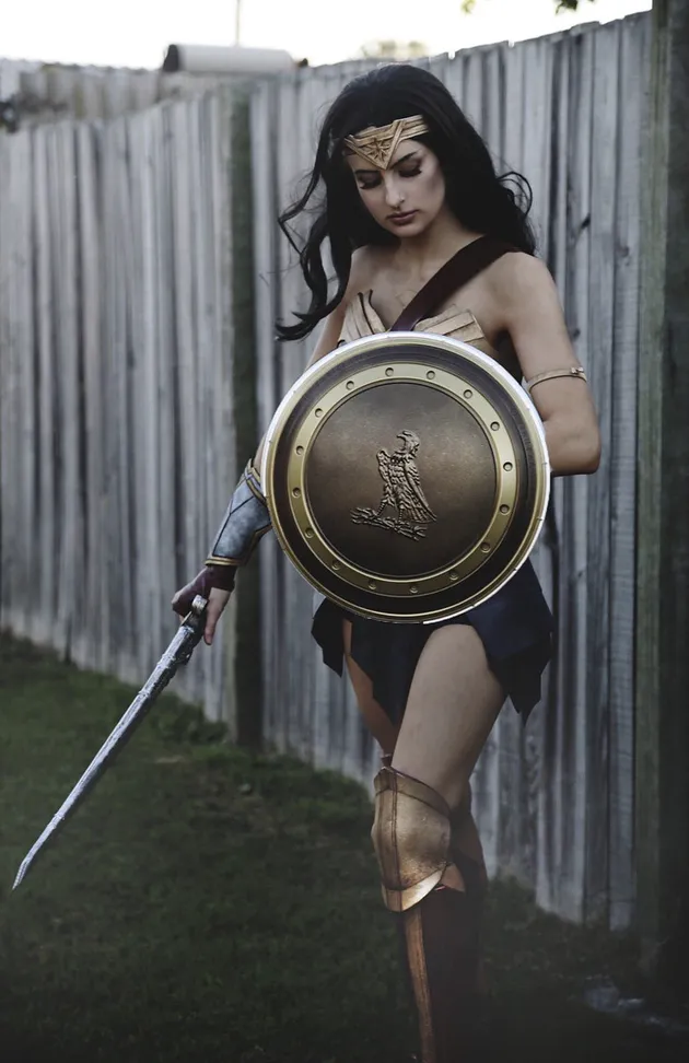 wonder woman, film wonder woman, kostum wonder woman, cara bikin kostum wonder woman