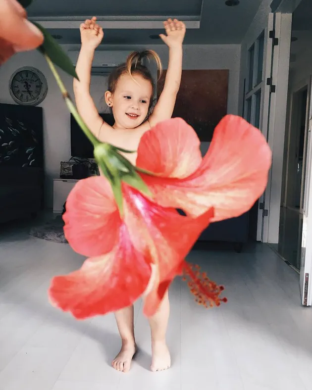 Gaun Dari Sayur dan Buah