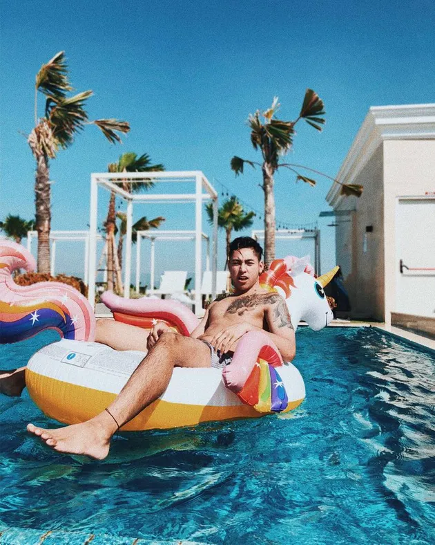 Krisjiana Baharudin, pacar Siti Badriah