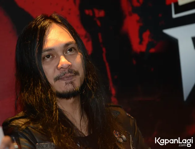 Ngomong soal taste, Stevie Item mengatakan bahwa band yang punya kemampuan menghibur menurutnya adalah band yang keren.