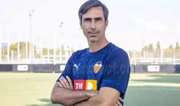 Fernando Martin Carreras berpose di lapangan