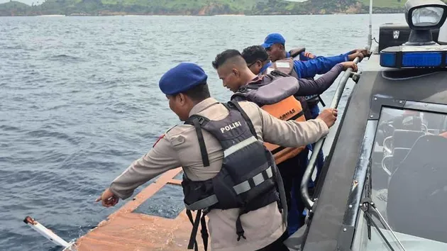 Evakuasi kecekalaan kapal yang ditumpangi Fernando Martin Carreras