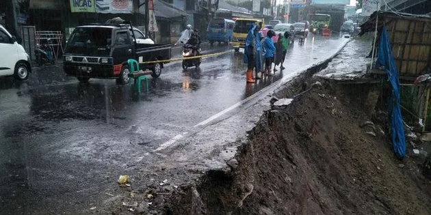 longsor, bencana longsor, longsor puncak, longsor di bogor