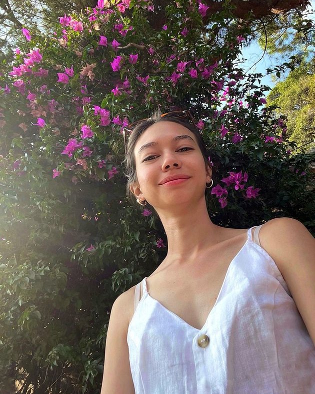 Collection of Yuki Kato's Bare Face Photos, Her Smile Still Sweet and Melts Everyone!