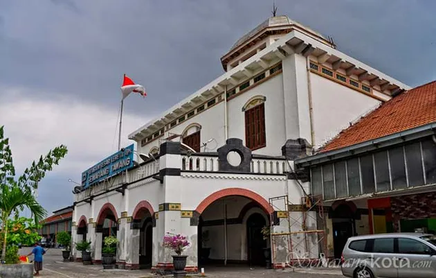 Arsitektur Stasiun Antik