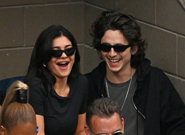 8 Chronological Photos of Kylie Jenner and Timothee Chalamet's Meeting, Secretly Dating to Going Public