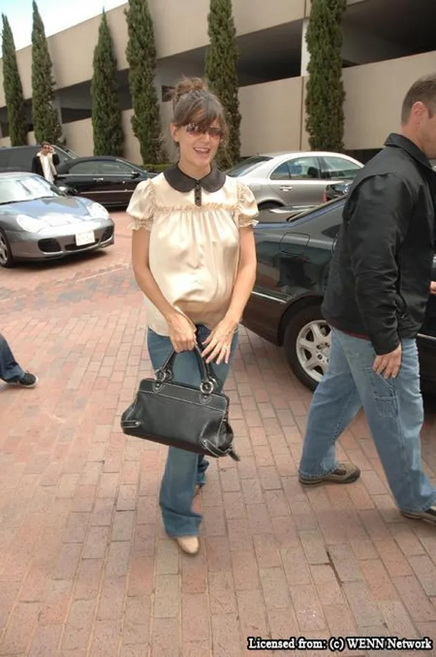 katie holmes shopping