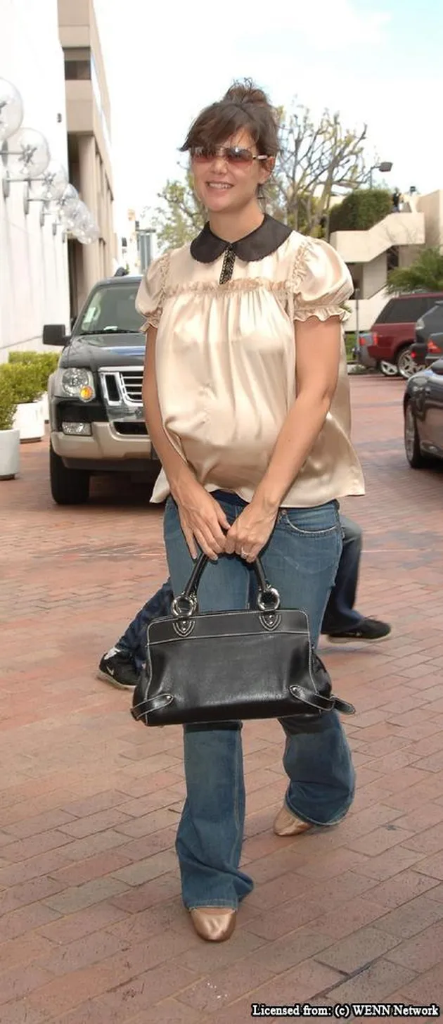 katie holmes shopping