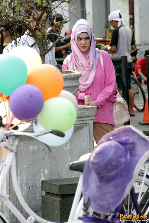 KEBERSAMAAN CARISSA PUTRI DAN PUTRA MUNGILNYA DI LOKASI 