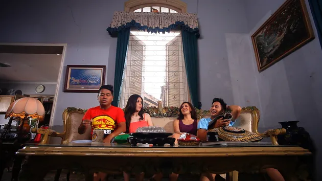 KEMBALINYA NENEK GAYUNG