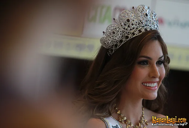KENALI LEBIH DEKAT SOSOK CANTIK MISS UNIVERSE 2013 