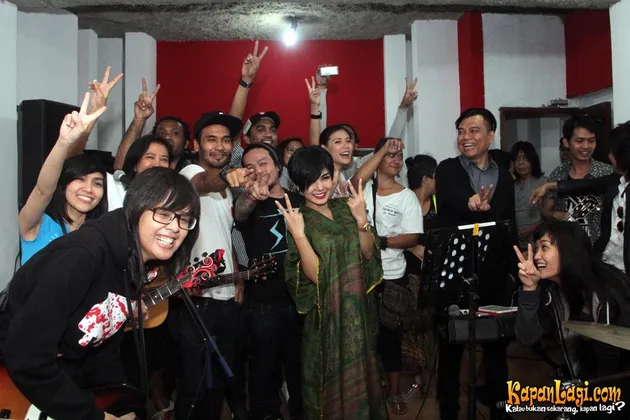 Konser Salam Dua Jari