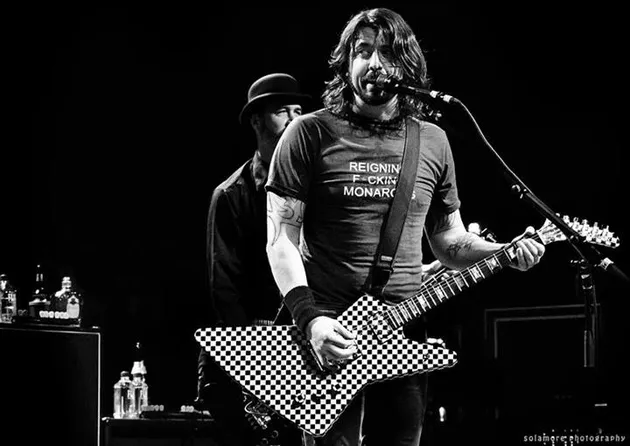 Muka Aneh Dave Grohl