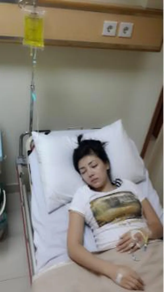 Adjie Pangestu, Bella Shofie 