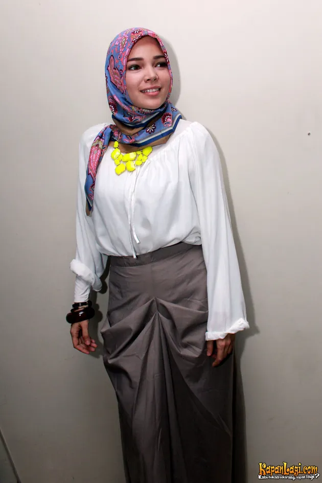 Hijab Cantik Dewi Sandra