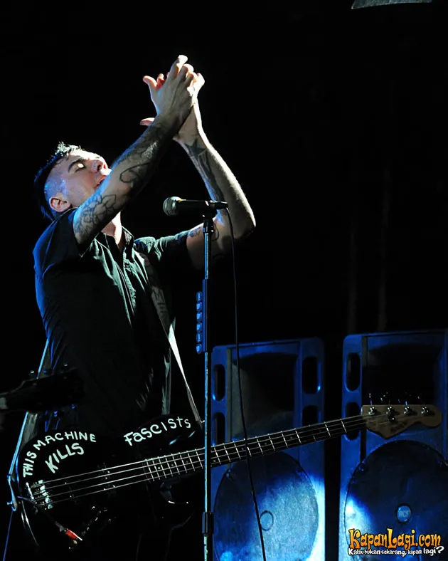 anti flag