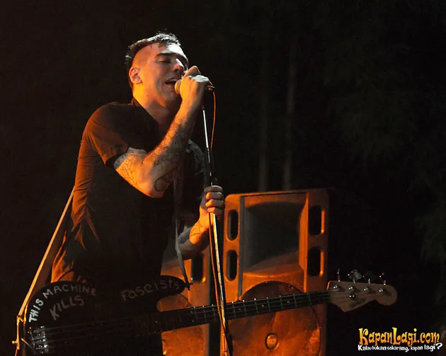anti flag