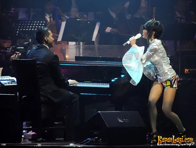 agnes monica