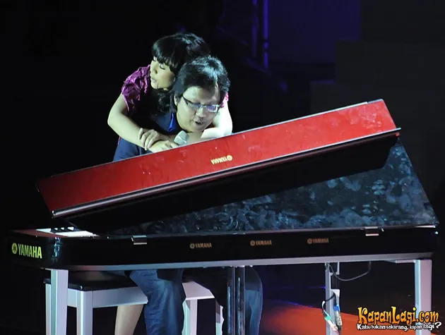 KONSER KOTAK MUSIK GITA GUTAWA - KapanLagi.com