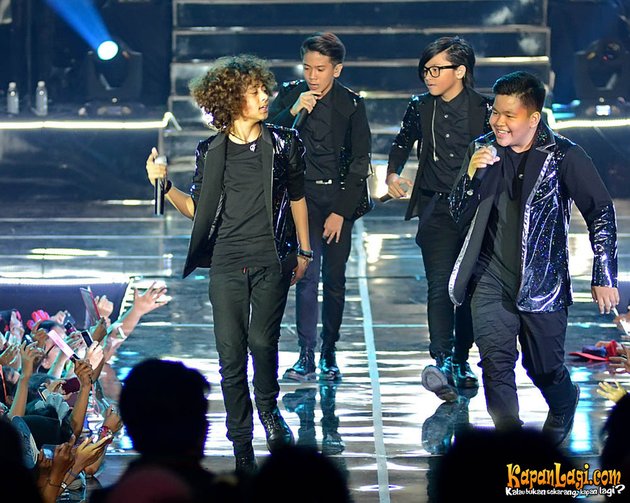 Coboy Junior akhirnya sukses menggelar konser penutupan di Jakarta, untuk rangkaian CJR GENERATION 2013 INDONESIA TOUR. Yuk simak foto-fotonya! :)