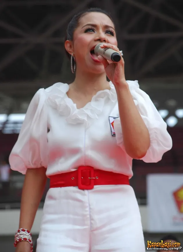 ruth sahanaya