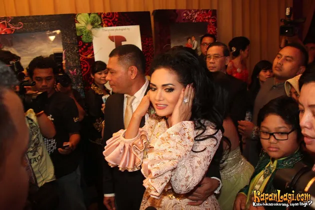 Krisdayanti dan Raul Lemos