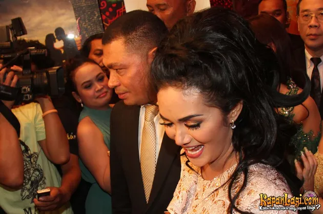 Krisdayanti dan Raul Lemos