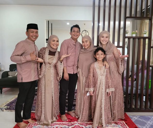 Pregnant with First Child, 7 Latest Photos of Syifa, Ayu Ting Ting's Sister - Once Craving for Food in a Fancy Restaurant