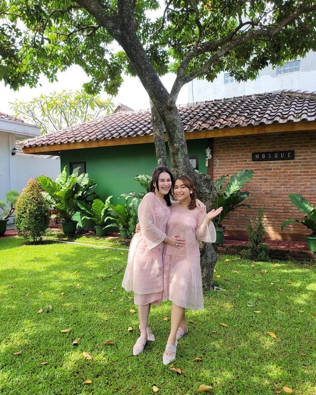 Pregnant with First Child, 7 Latest Photos of Syifa, Ayu Ting Ting's Sister - Once Craving for Food in a Fancy Restaurant