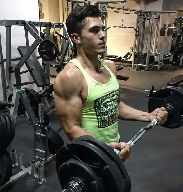 kasir ganteng, cowok ganteng, bule ganteng