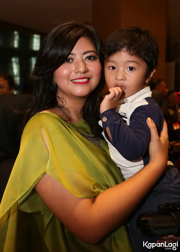 Artis lahir di 17 Agustus