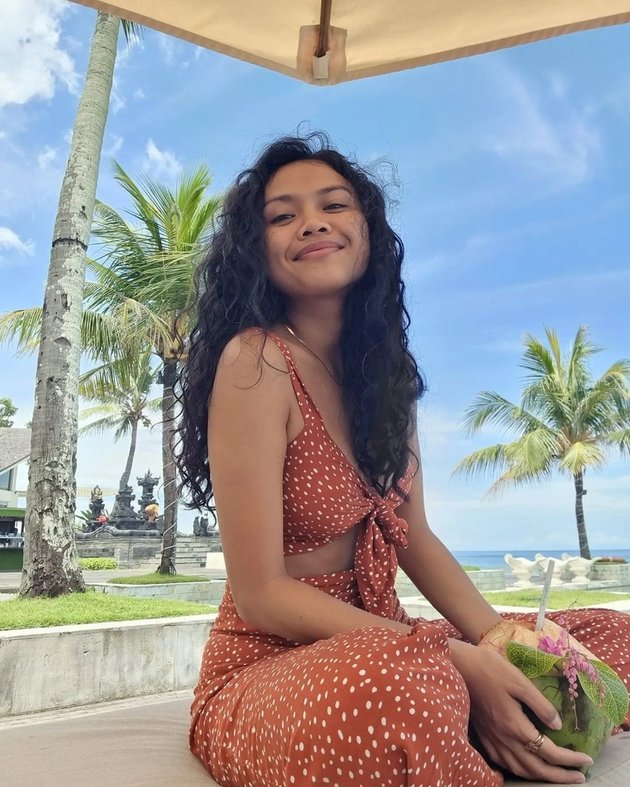 Acting Hot Scenes with Jefri Nichol, Here are 11 Sweet Pictures of Dea Panendra with Exotic Skin - Turns out to be a Finalist of Indonesian Idol
