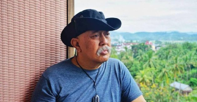 Strong Presence in the Film World! Here's the Profile of Indro Warkop, the Legendary Comedian from Indonesia