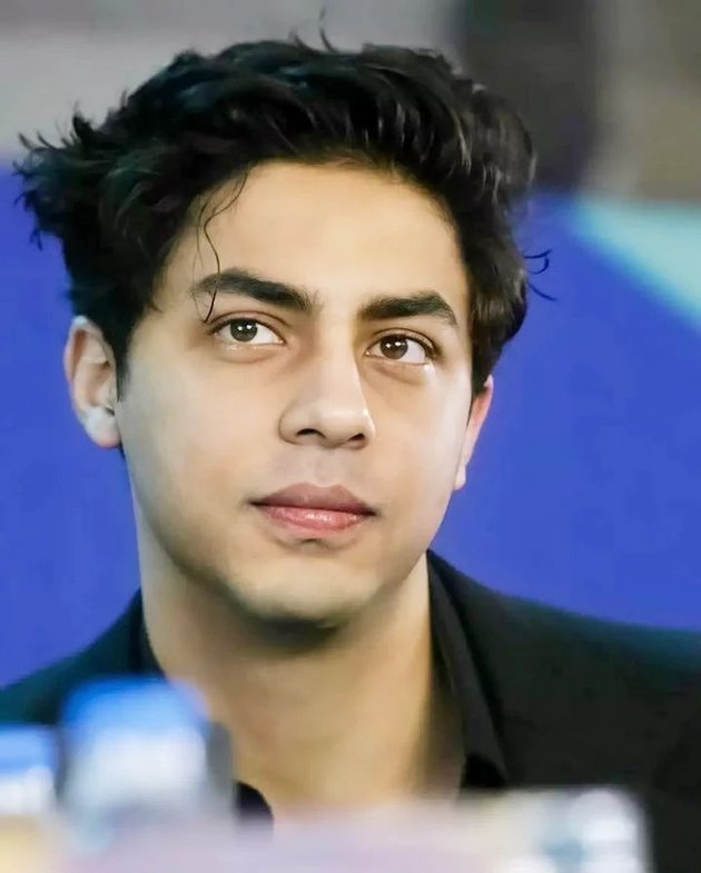 Hiding for a Long Time After Drug Case, 8 Photos of Aryan Khan Representing Shahrukh Khan at an Important Event - Fresher