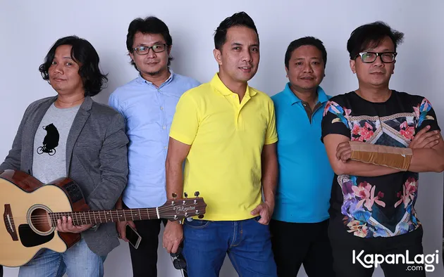 Keren banget deh pokoknya Java Jive. Meski lama tak disorot, mereka tetap memberikan satu karya terbaik untuk semua penikmat musik tanah air.