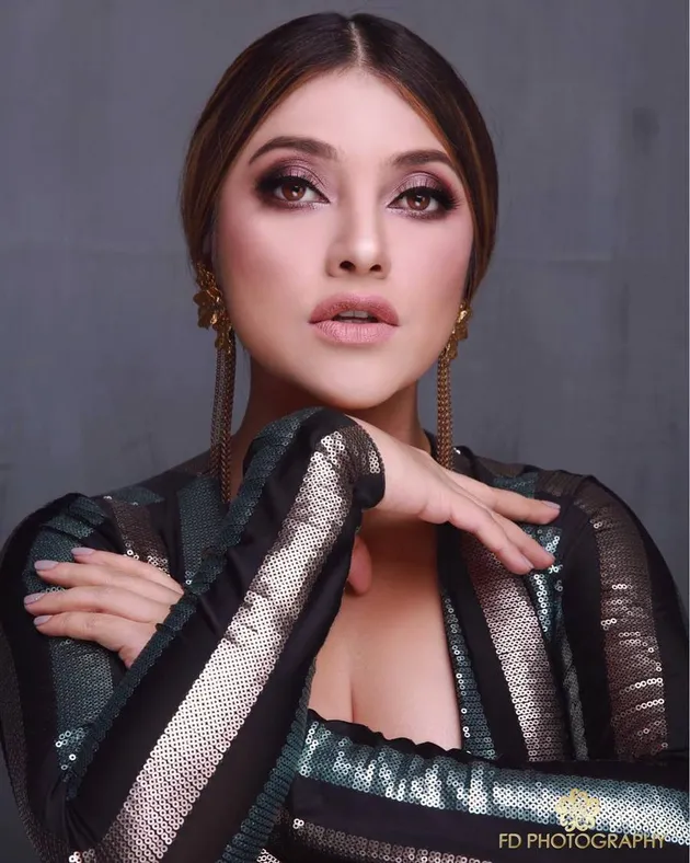 sarah azhari, albany ray